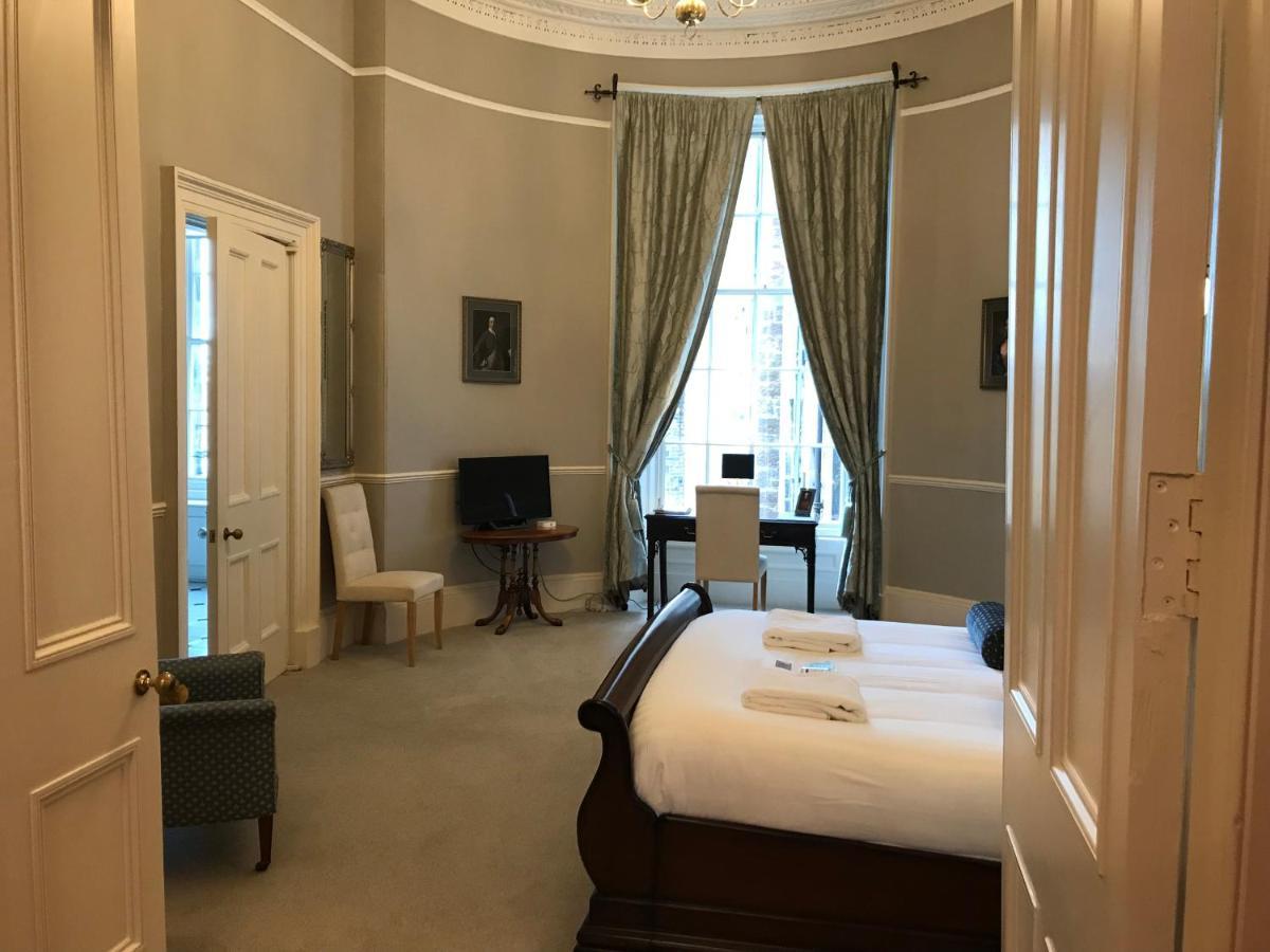 Escape To Edinburgh @ Albyn Place المظهر الخارجي الصورة